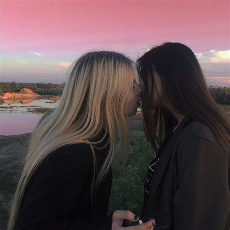 lésbicas se beijando|10.000+ melhores imagens de Beijo De Lésbicas